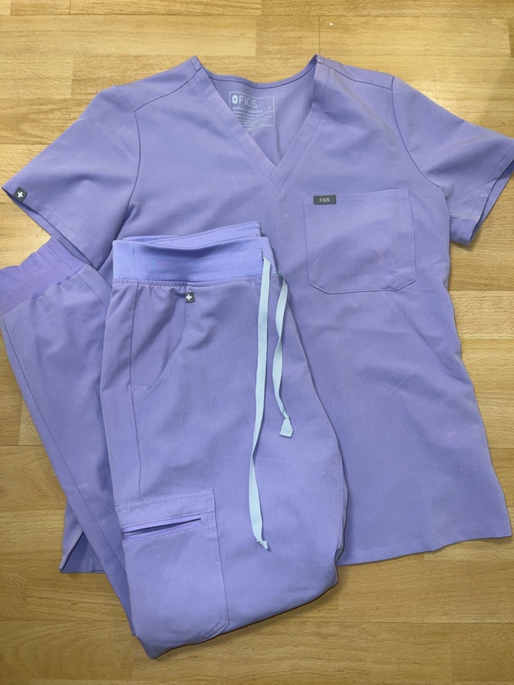 FIGS Catarina One Pocket top and Zamora Joggers scrub set - Lavender Dew